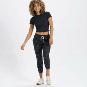 Vuori Women’s Camouflage Joggers